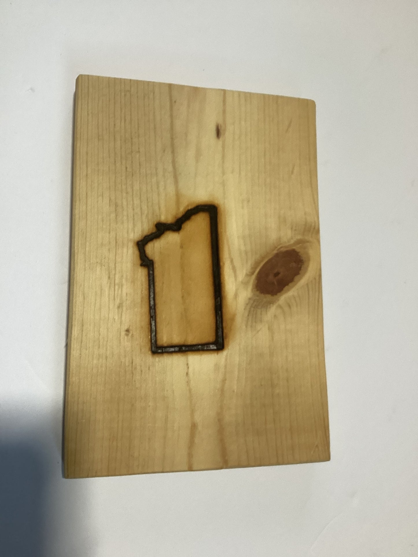 Madison Series 8.5" x 8.5" Knotty Alder Trivet